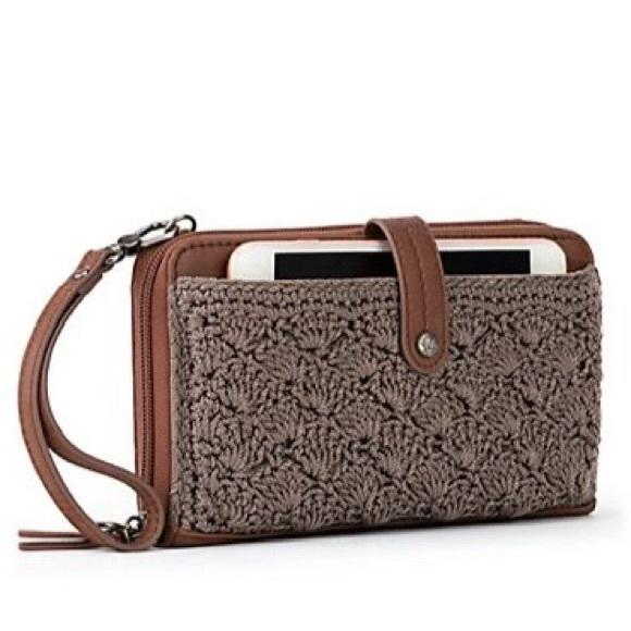 The Sak Handbags - NWOT 🤎 The Sak Iris Crochet Large Smartphone Wristlet